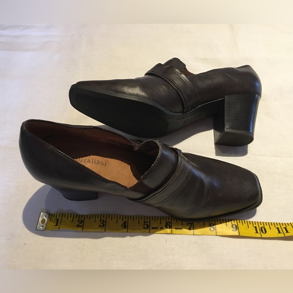 Shoes - Picture 2 of 6